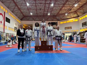 Taekwondocular Şampiyon Melekler için kırış müsabakasında yarıştı
